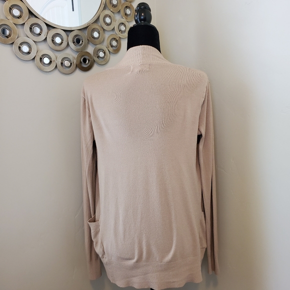 🔥3 for $20🔥  Like New Cardigan, Small - Picture 3 of 7
